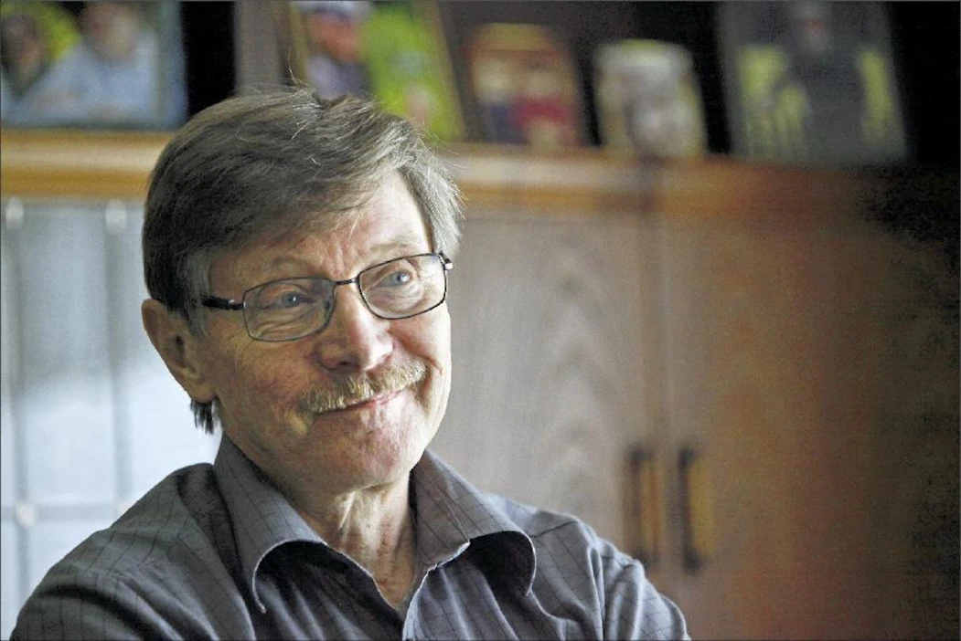 Manu Kärki tietää, että välillä aineiston löytäminen voi olla todella vaikeaa. ”Aineiston saatavuus riippuu aiheesta. Joskus aineistoa saattaa löytyä niin paljon, että sen läpikäynti vaatii hyviä istumalihaksia”, hän kertoo. Pasi Leino