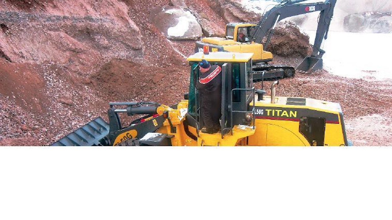 Titan Machinen esittelypäivillä mukana oli myös TITAN ZL50G -pyöräkuormain, joka sijoittuu 18 tonnin painoluokkaan. Moottorina on 153 kilowattinen Cummins, vaihteistona ZF ja akselistoina amerikkalaiset Meritorit.