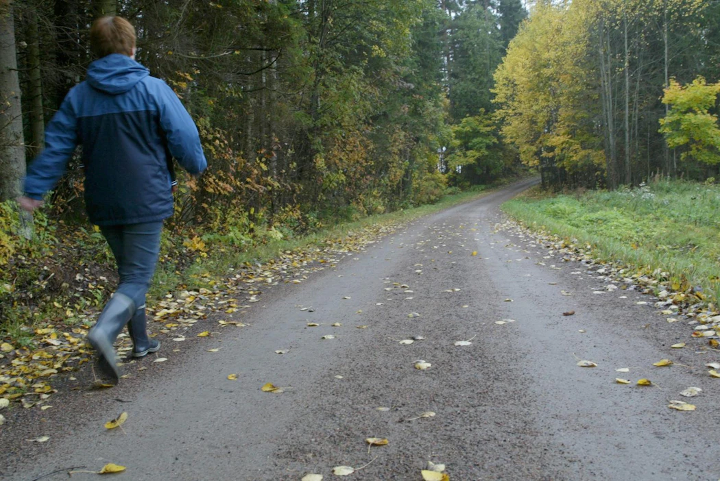 Nopean kävelyvauhdin ja pidemmän elinajanodotteen välinen yhteys havaittiin myös niillä tutkittavilla, jotka olivat rajusti ylipainoisia. Kuvituskuva.