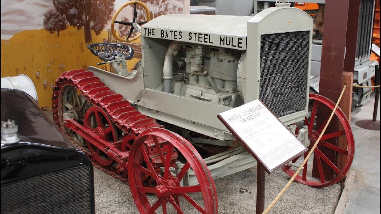 Bates Steel Mule 15-22 D 1918–21 Bates Machine &amp; Tractor Co. Joliet, Illinois, USA