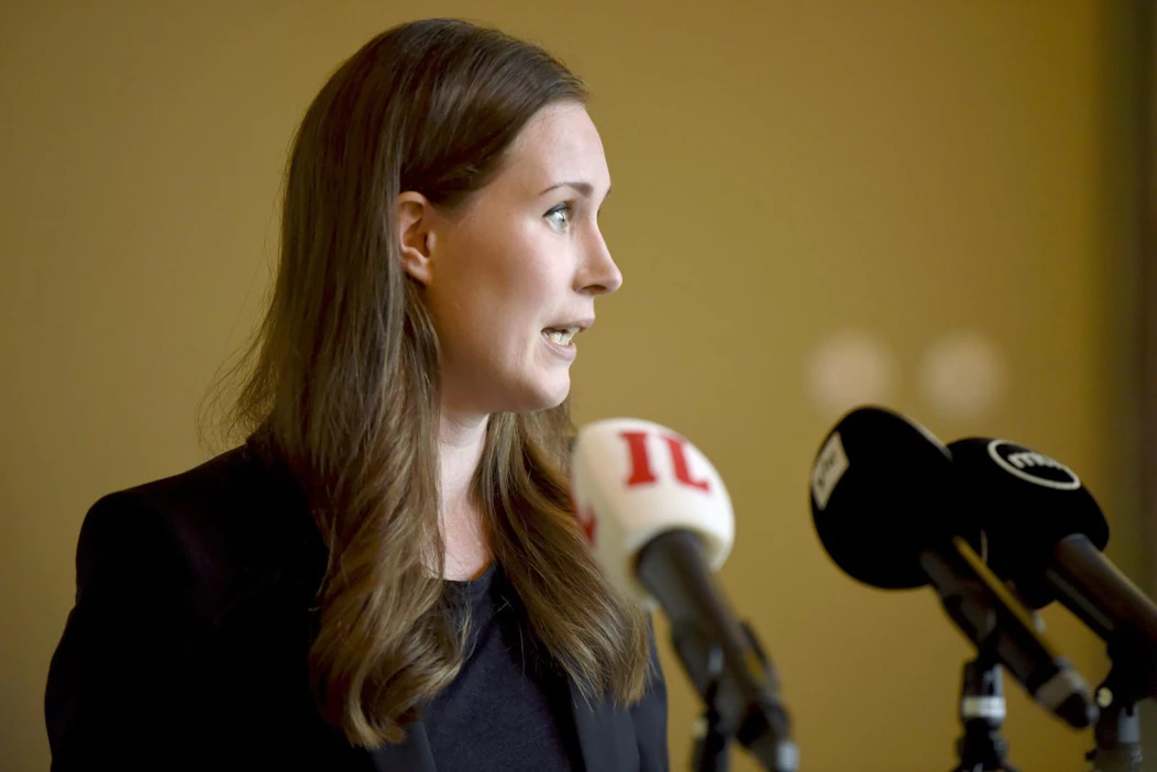 Ministeri kertoi perjantaina, että nopeusrajoitetut autot mahdollistavan lainsäädännön voimaantulo lykkääntyy vuodella EU:n komissiolta saadun huomautuksen vuoksi. Lehtikuva / Antti Aimo-Koivisto