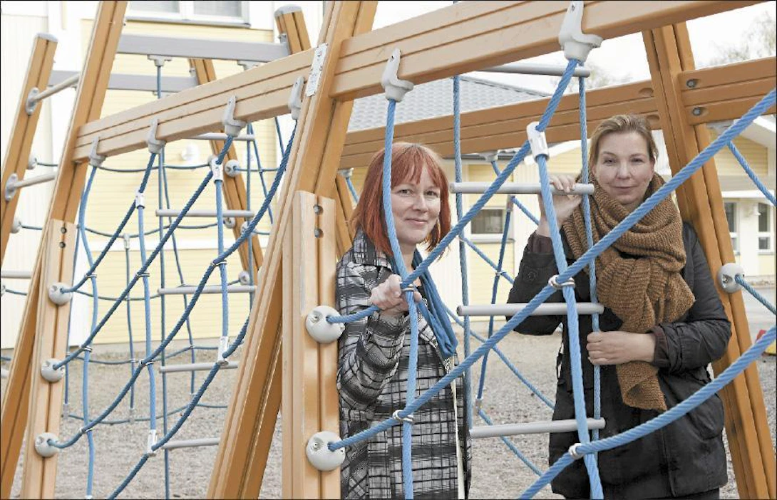 Hankesuunnittelija Päivi Alakangas ja kyläasiamies Tuija Takamäki ovat saaneet myönteistä palautetta maaseudun kehittämiseen tähtäävistä hankkeista. Uusi lasten leikkipaikka nousi Kauhajoen Kainastolle vanhempainyhdistyksen voimin vuonna 2012. mirja koivisto