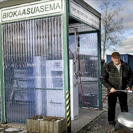 Erkki Kalmari on valmistanut tilallaan biokaasua liikennepolttoaineeksi vuodesta 2002 lähtien. Janne Nousiainen
