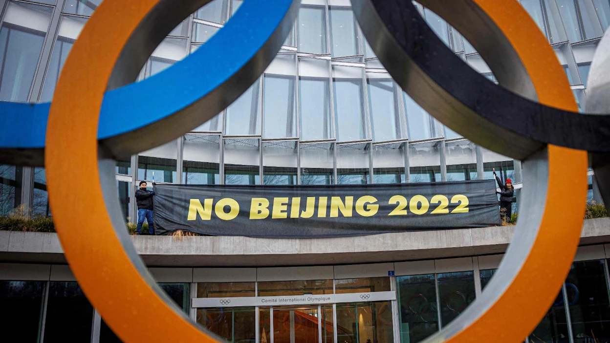 Tiibetiläiset aktivistit vastustivat Pekingin olympialaisia kansainvälisen olympiakomitean pääkonttorilla Lausannessa viime viikolla.