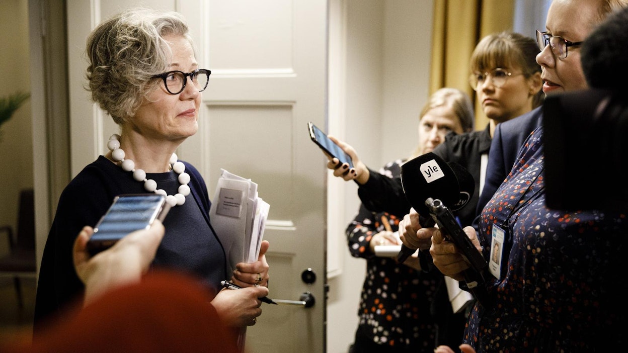 Valtakunnansovittelija Vuokko Piekkala kävi kertomassa medialle postilakon neuvottelutilanteesta valtakunnansovittelijan toimistolla Helsingissä. Lehtikuva / Seppo Samuli