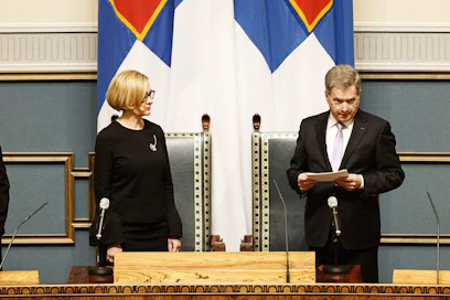 Tasavallan presidentti Sauli Niinistön avajaispuhetta kuunteli eduskunnassa myös tuore puhemies Paula Risikko. LEHTIKUVA / RONI REKOMAA