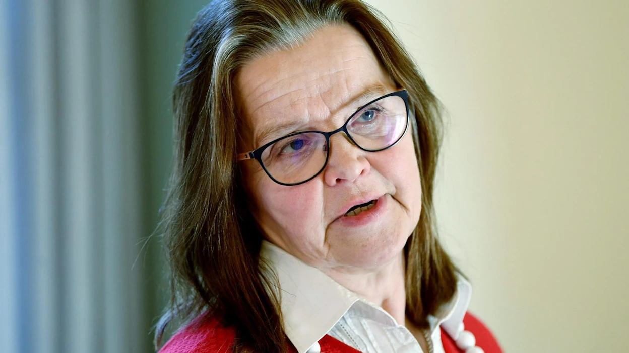 Valtiovarainministeriön hallintopolitiikan alivaltiosihteeri Päivi Nerg kiistää HS:lle, että virkamiehet olisivat tarkoituksella jättäneet asioita kertomatta eduskunnalle. LEHTIKUVA / Antti Aimo-Koivisto