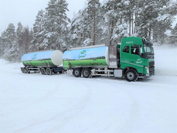 Uusi Volvo LBG -maidonkeräysauto on varustettu Globetrotter korkealla makuuohjaamolla. Auto kulkee reitillään Autoyhtymä Roimolan operoimana. Autoyhtymä Roimolan ympäristöystävällisyys on tunnustettu muun muassa SKAL ry:n vuoden kuljetusyritykseksi valinnalla.