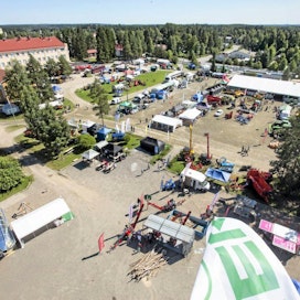 Viljo-maatalousnäyttely on järjestetty jo kolmesti. Kuvassa näyttelyä rakennetaan vuonna 2013.