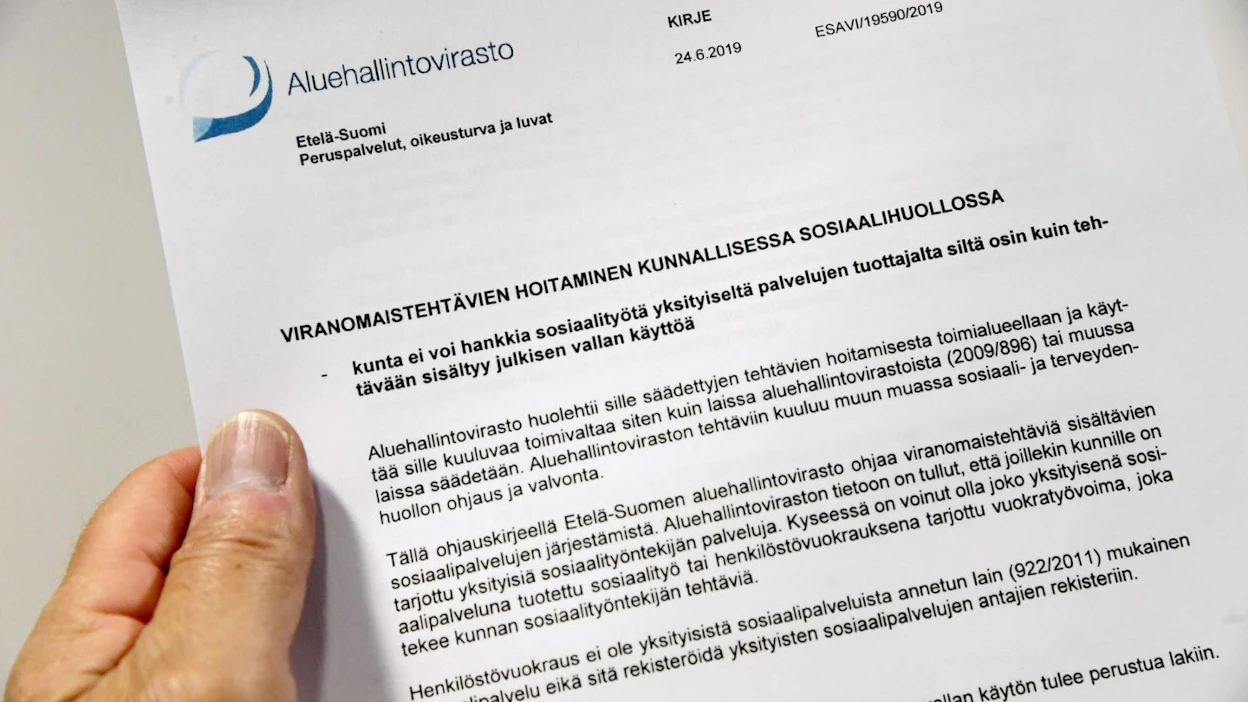 Aluehallintovirastot ovat puuttuneet yksityisten sosiaalityöntekijöiden käyttöön kunnan sosiaalipalveluissa ohjauskirjein. LEHTIKUVA / MARKKU ULANDER