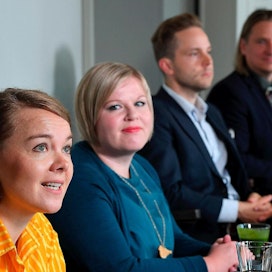Keskustan puheenjohtajaehdokkaat Katri Kulmuni, Annika Saarikko, Petri Honkonen ja Ilkka Tiainen vastailivat kysymyksiin politiikan toimittajien tentissä Helsingissä elokuun lopussa.
