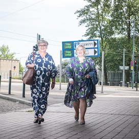 Kriisiviestintäpalveluita Tekiriltä tilasivat huhtikuussa 2018 silloiset vastuuministerit Annika Saarikko ja Anu Vehviläinen, koska kokivat ulkopuolisen avun tarpeelliseksi sote-kokonaisuuden etenemisen kannalta.