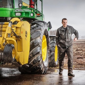 Agrihuolto Pitkäsen Liperin toimipisteen Ville-Veikko Räty kannustaa viljelijöitä tuomaan koneet hyvissä ajoin huoltoon.