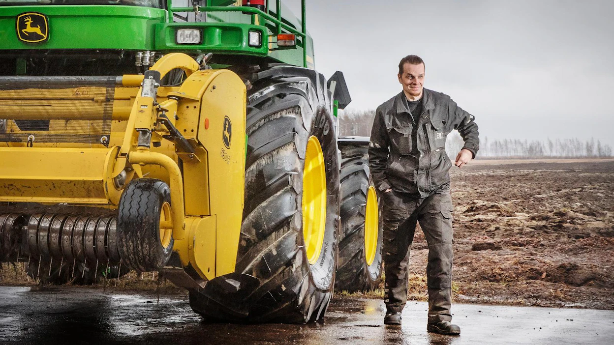 Agrihuolto Pitkäsen Liperin toimipisteen Ville-Veikko Räty kannustaa viljelijöitä tuomaan koneet hyvissä ajoin huoltoon.