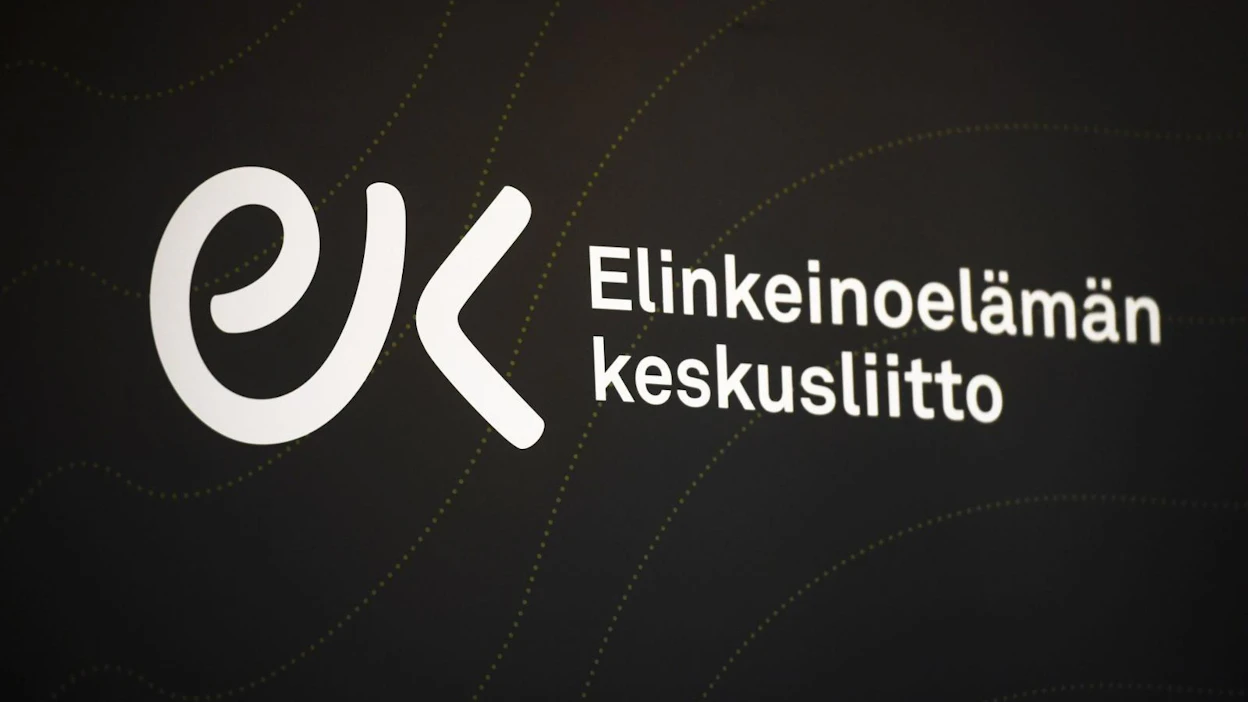 Elinkeinoelämän keskusliiton mukaan luottamus nousi teollisuudessa, rakentamisessa ja palveluissa, mutta putosi vähittäiskaupassa. LEHTIKUVA / EMMI KORHONEN