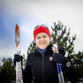Lea Rankinen rakastaa hiihtämistä. Jos koronaa ei olisi, hän olisi mennyt talvilomalla Itävaltaan katsomaan hiihdon MM-kisoja.