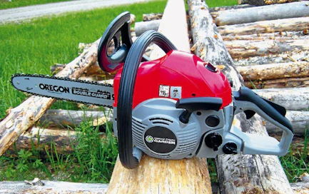Power Craft Garden moottorisaha irtosi kevättalvella Motonetistä 99 eurolla. Käyttöominaisuudet sahassa ovat muuten kohdallaan, mutta leikkuuteho on pieni.
