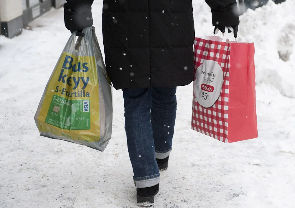 Palkansaajia uhkaa lähivuosina ostovoiman aleneminen ja verotuksen tuntuva kiristyminen, varoittaa Veronmaksajain Keskusliitto. LEHTIKUVA / Jarno Mela