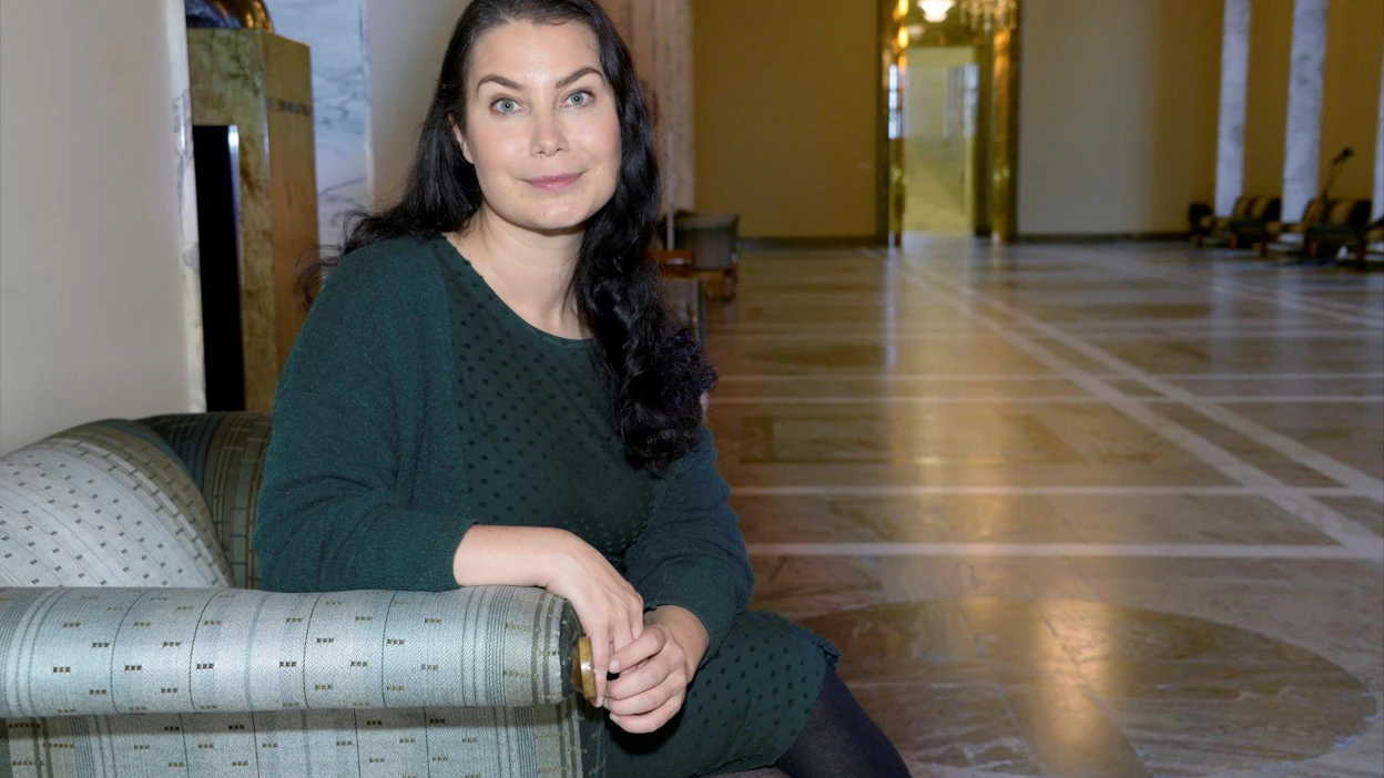 Emma Karin mukaan Suomessa on syytä mennä kohti energiaomavaraisuutta. ”Tuulivoima lisääntyy markkinaehtoisesti ja yli ennusteiden samalla, kun ydinvoimahankkeiden valmistumista siirretään kerta toisensa jälkeen.”