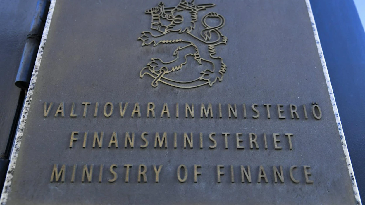 Valtiovarainministeriön arvion mukaan kasvu jatkuu keskimääräistä nopeampana ensi vuoden kesään saakka.