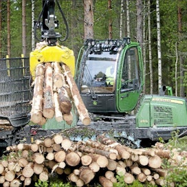 Jaakko Kilpiäinen John Deeren lisäksi pehmeiden maiden puunkorjuukalustoaan esittelivät Komatsu Forest, Ponsse ja ProSilva.