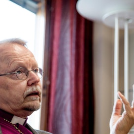 Arkkipiispa Kari Mäkinen toivoo, että turvapaikkatutkinnassa otetaan vakavasti kirkon antamat lausunnot uusista jäsenistään.