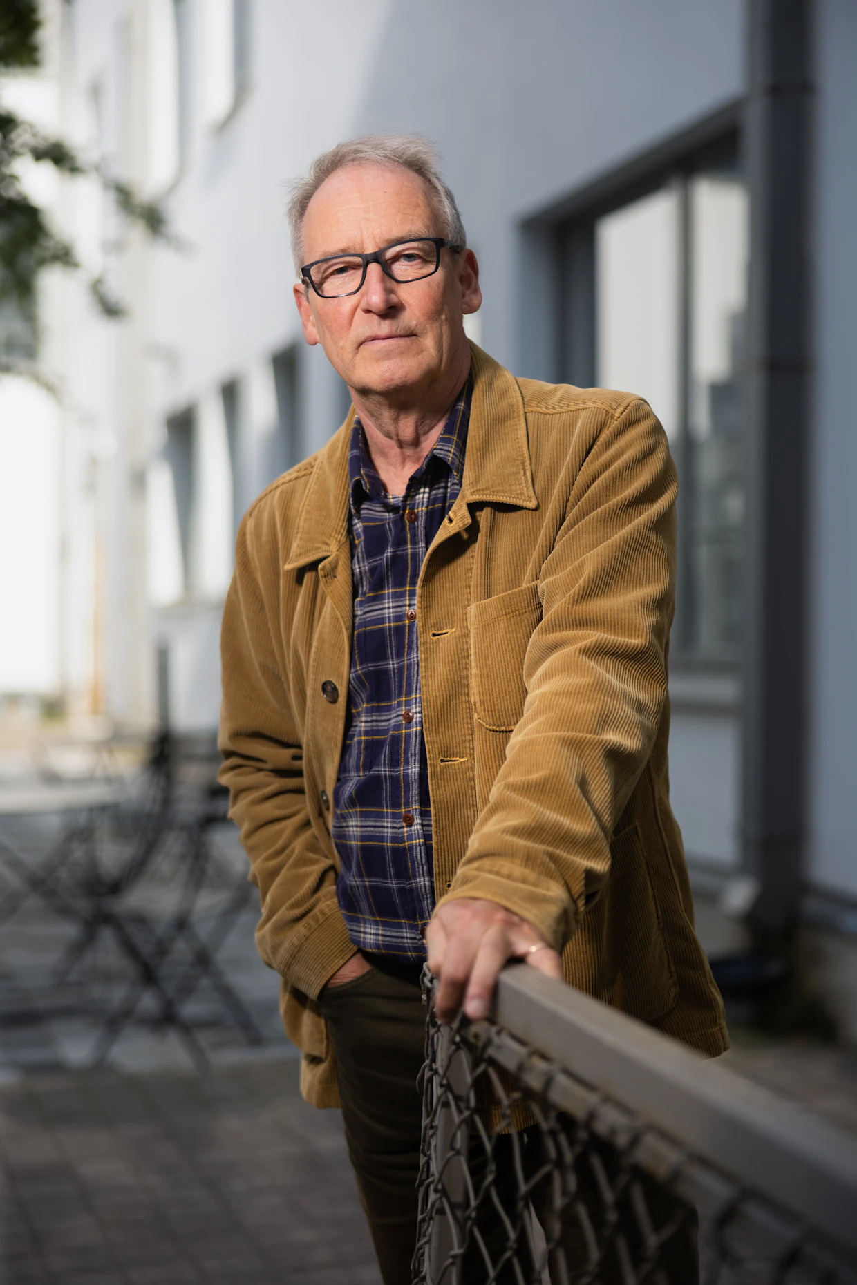 Martti Backman (s. 1948) on selvittänyt Zoja Jartsevan vaiheita. Backman toimi muun muassa tutkivana toimittajana Ylen MOT-ohjelmassa 15 vuoden ajan. Hänen kirjansa Vakoojat oli Tietokirjallisuuden Finlandia -ehdokkaana 2017.