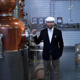 The Helsinki Distilling Companyn Master Blender Kai Kilpinen on tyytyväinen yrityksen ruisviskien menestykseen.