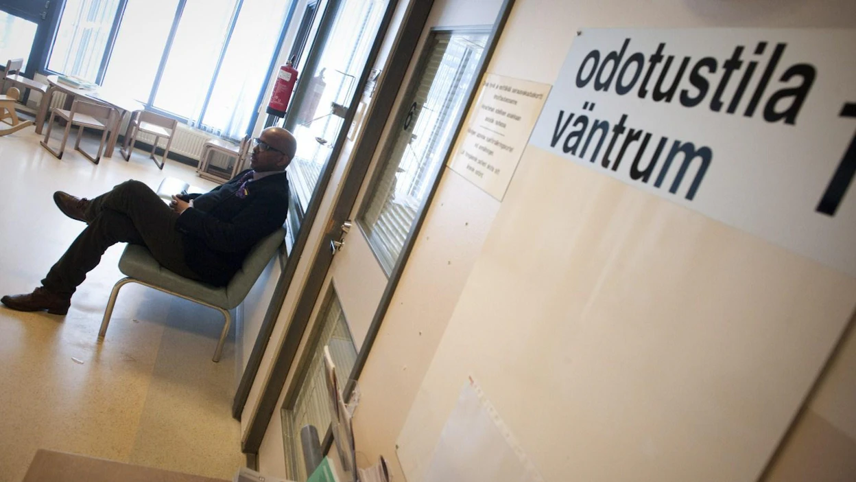 Vain neljäsosa pitkäaikaissairaista kertoi tapaavansa yleensä vastaanotolla saman lääkärin tai hoitajan. LEHTIKUVA / JARNO MELA