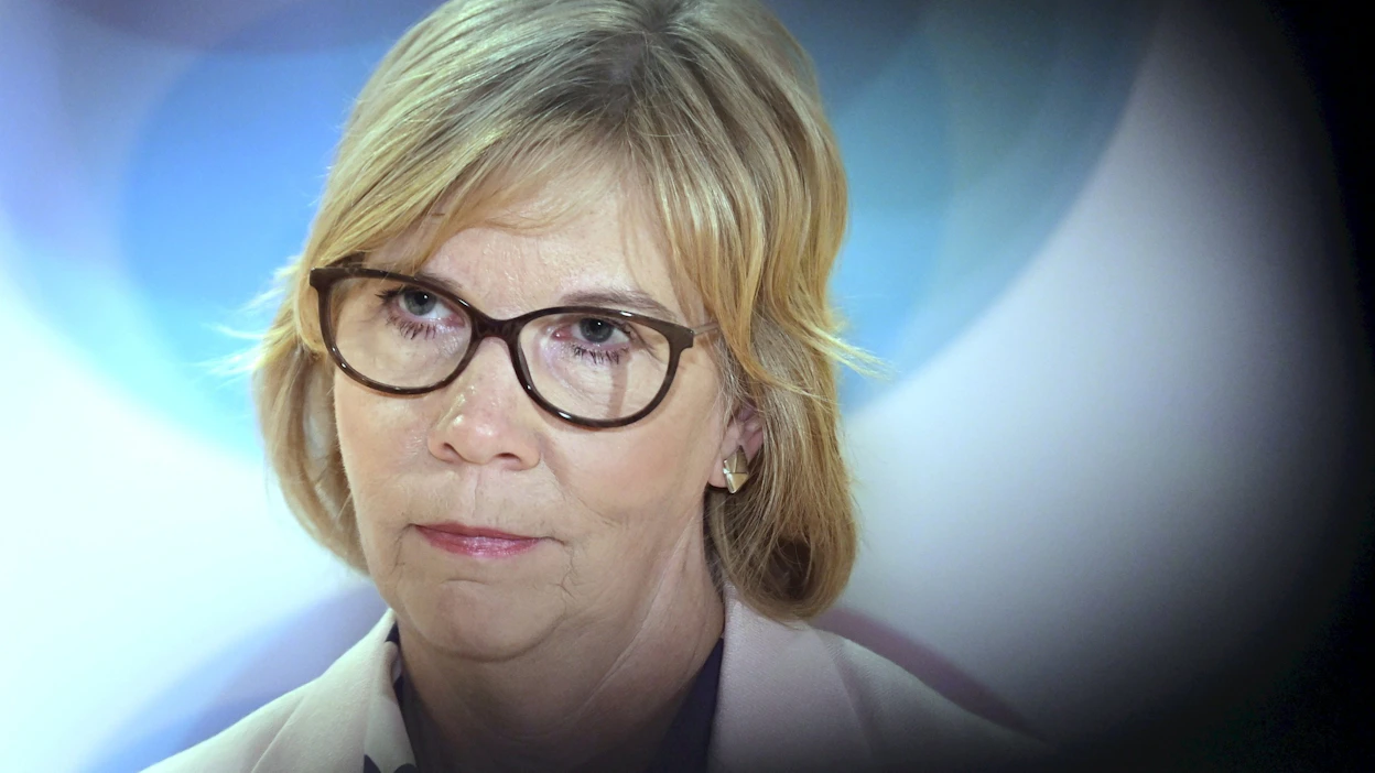Suuri osa tekstistä on RKP:n puheenjohtaja, opetusministeri Anna-Maja Henrikssonin käsityksen mukaan aika hyvällä mallilla, mutta edelleen on töitä tehtävänä. LEHTIKUVA-.