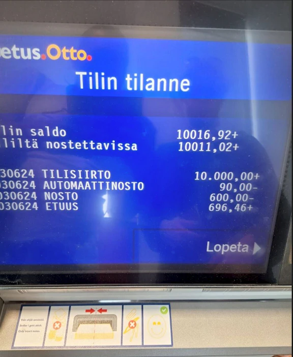 Poliisin mukaan huijarit veivät uhrien tililtä rahat ja ottivat heidän nimissään pikapäätöksellä myönnettäviä pankkien vakuudettomia lainoja. Lisäksi uhrien luottokorteilla tehtiin verkko-ostoksia ja luottokorttitilien varoja siirrettiin huijareille. LEHTIKUVA/poliisi.