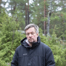 Teemu Keskisarja toimii Aarre-lehden kolumnistina ja hän on kirjoittanut useita kirjoja metsän talous- ja kulttuurihistoriasta.