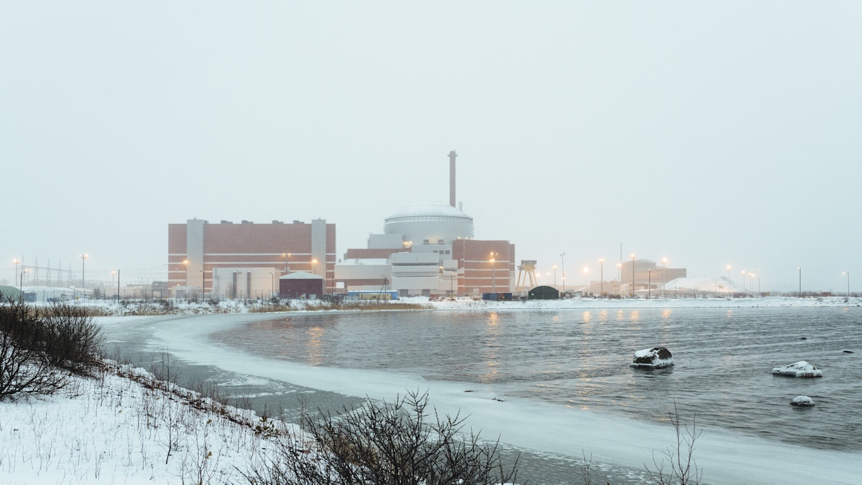 Ylen mukaan häiriötilanne Ringhals 4 -ydinvoimalassa voi pitkittyessään vaikuttaa myös Suomessa pörssisähkön hintaan. Kuvassa Olkiluodon ydinvoimala.