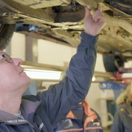 Ylen Spotlight-ohjelma raportoi autokorjaamojen työn laadusta neljän auton testitulosten perusteella.