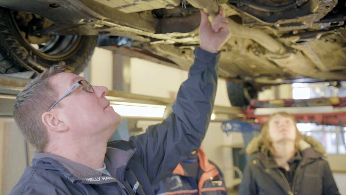 Ylen Spotlight-ohjelma raportoi autokorjaamojen työn laadusta neljän auton testitulosten perusteella.