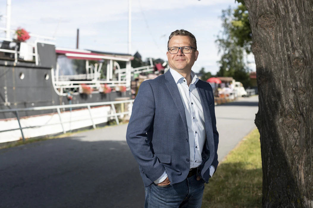 Petteri Orpo (kok.) näkee, että omasta maanpuolustuksesta huolen pitäminen on Suomen tärkein tehtävä Natossakin. Sitä myös puolustuliitto haluaa Suomelta.