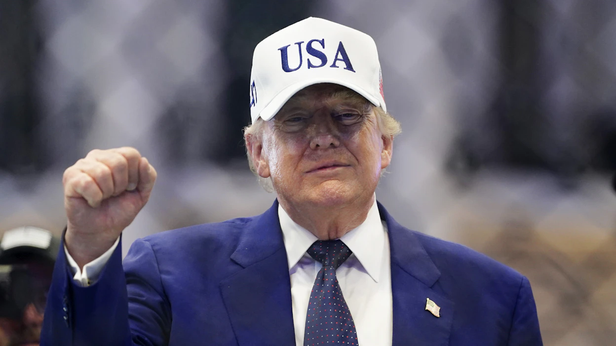 Trump uhkui sunnuntaina voitontahtoa juhliessaan Washingtonissa 80-vuotispäiviään.