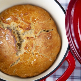 Leipäviikolla leipää kannattaa leipoa myös kotona. Esimerkiksi vuokaleipä on maittavaa ja helppoa valmistaa.