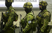 Valmistelussa olevan esityksen mukaan Puolustusvoimien reservin yläikäraja nostettaisiin 65 vuoteen. LEHTIKUVA / HEIKKI SAUKKOMAA. 