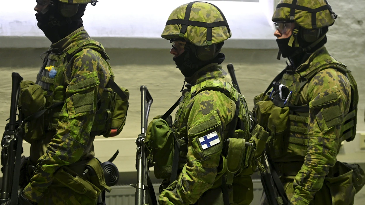 Valmistelussa olevan esityksen mukaan Puolustusvoimien reservin yläikäraja nostettaisiin 65 vuoteen. LEHTIKUVA / HEIKKI SAUKKOMAA.