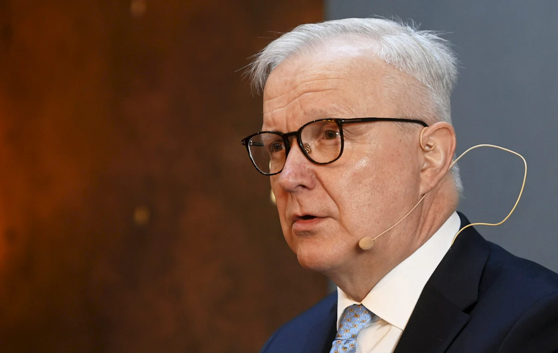 Rehn ennustaa taloudelle stagflaatiomaista kehitystä, jossa talouskasvu hyytyy samaan aikaan kuluttajahintojen nousun kanssa. LEHTIKUVA / VESA MOILANEN.