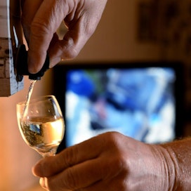 Ikäihmisten keskuudessa alkoholinkäytön kasvu on pidempiaikainen trendi.