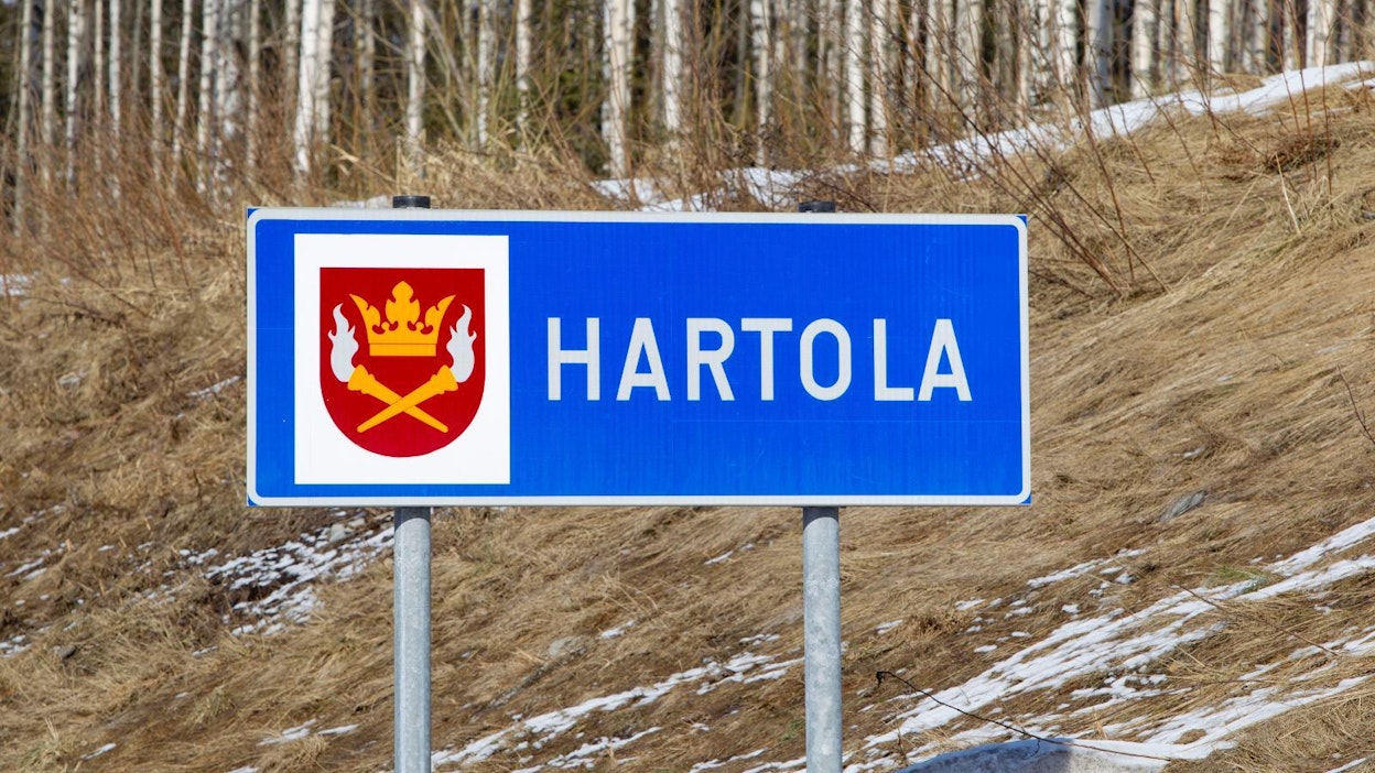 Hartolan kunnanjohtaja Merja Olenius on yksi kirjoituksen allekirjoittajista.