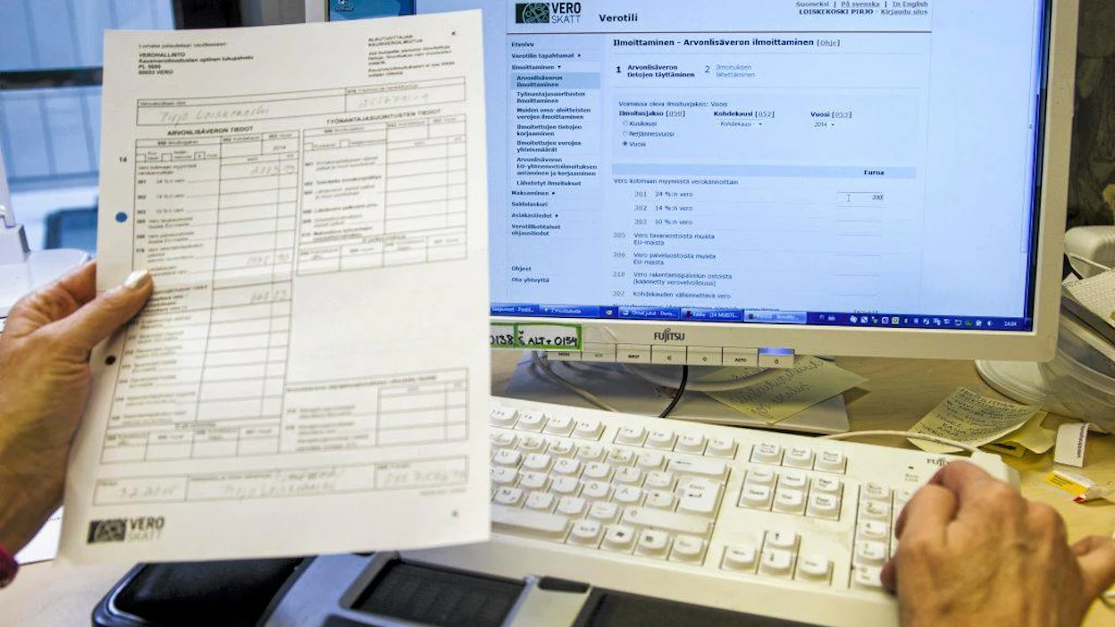 Veroilmoituksen tietojen syöttäminen Verohallinnon palveluihin on helppoa. Kuvassa täytetään tietoja Verotilillä.