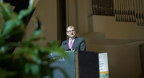 Juha Sipilän mukaan Suomen valtteina ovat metsien hyvä hoito, metsänomistuksen rakenne, puukaupan toimiminen ja vankka insinööriosaaminen.