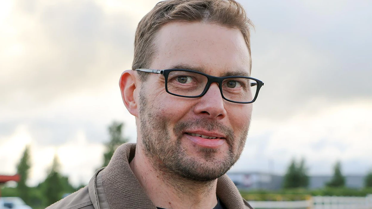 Jarno Kauhasen ensimmäinen kesälomapäivä torstaina oli juhlaa, kun Regent Zet ravasi Suurmestaruuden voittoon. Sunnuntaina kotiyleisö odottaa jännityksellä Workout Wonderin edesottamuksia.