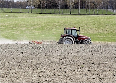 EU:n maatalousbudjetin pienentäminen tuntuu myös Suomessa. Eniten tuet kuitenkin putoavat Keski-Euroopan maissa, joissa lähes kaikki tuet ovatkokonaan EU:n maksamia. Jaana Kankaanpää