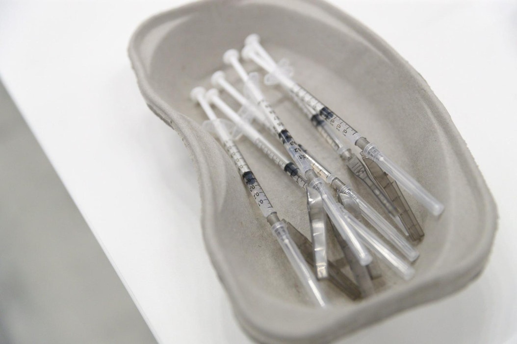 Kolmannen koronarokotteen saaneita on nyt noin 964 000.