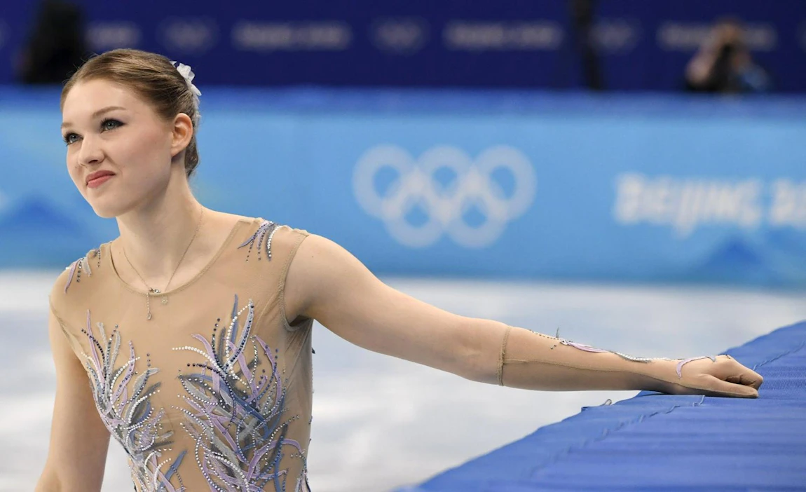 Olympiadebytantti Jenni Saarinen kilpailee taitoluistelun vapaaohjelmassa, joka alkaa Pekingissä Suomen aikaa kello 12.
