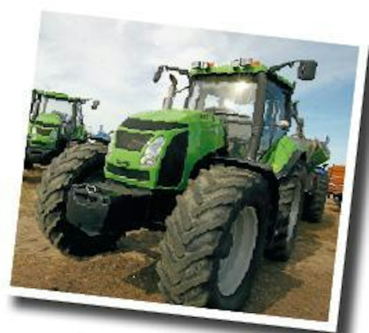 Vähätalon Traktori Somerolta edustaa puolalaisia Orion-traktoreita. Tuontimallistossa on Agco Sisu Power -moottorit ja ZF-voimansiirrot (kuusi keppi- ja neljä nappivaihdetta). Nostolaitteen sähköhydrauliikasta vastaa Bosch. Moottoritehohaarukka on 84–197 kW (114–268 hv). Moottorit ovat mallista riippuen joko 4,4-litraisia nelosia tai 6,6-, 7,4- ja 8,4-litraisia kuutosia. (HH)